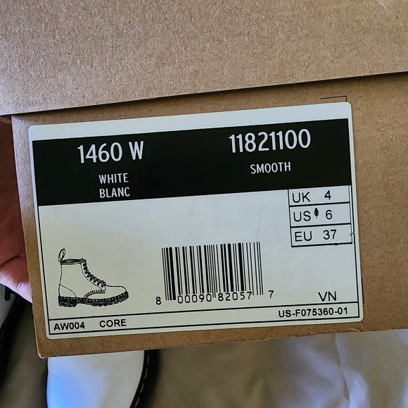 1460 W Smooth Dr. Marten size 6 - Picture 6 of 6